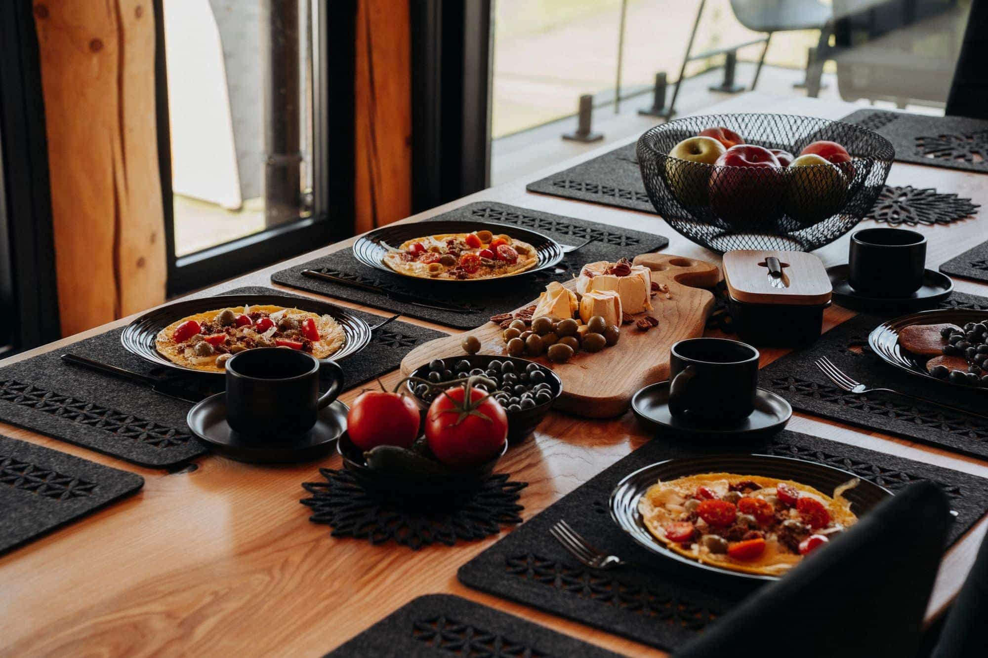 SPAcowka - dining room, table, food SPAcowka - dining room, table, food